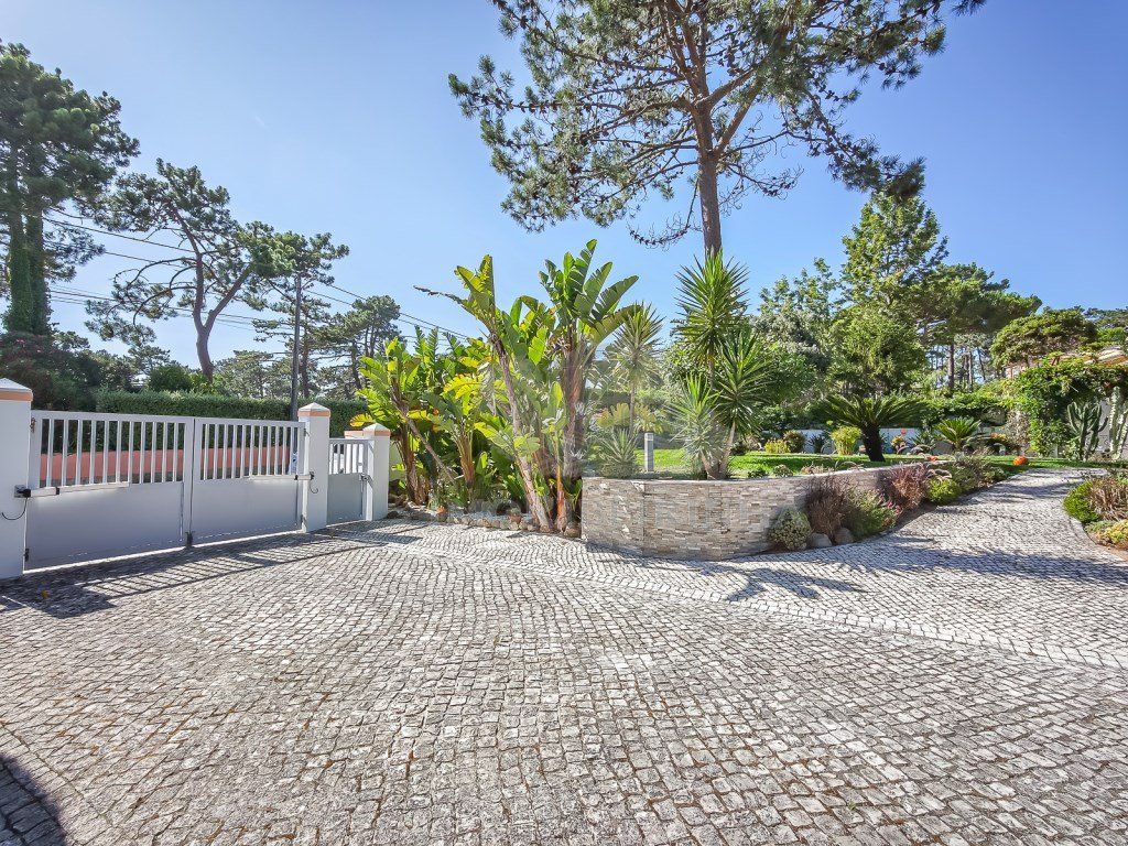 Property photo 3 of 49