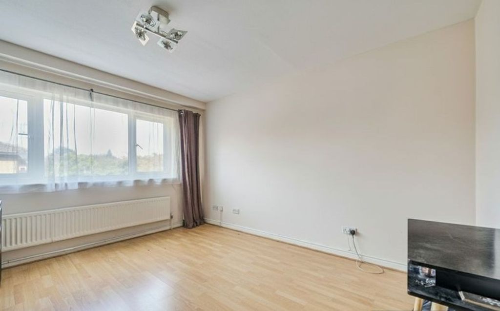 Property photo 3 of 8