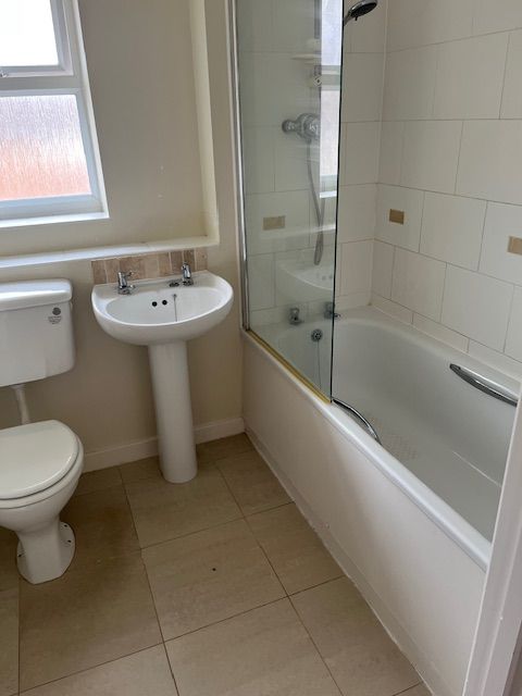 Property photo 2 of 4 Bathroom
