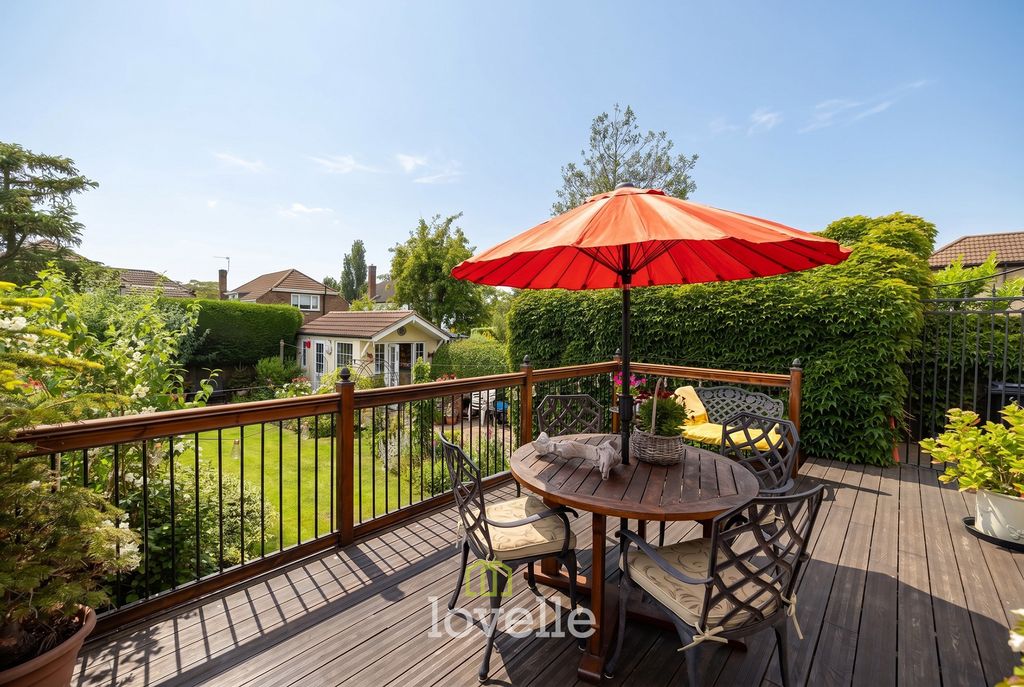 Property photo 2 of 36