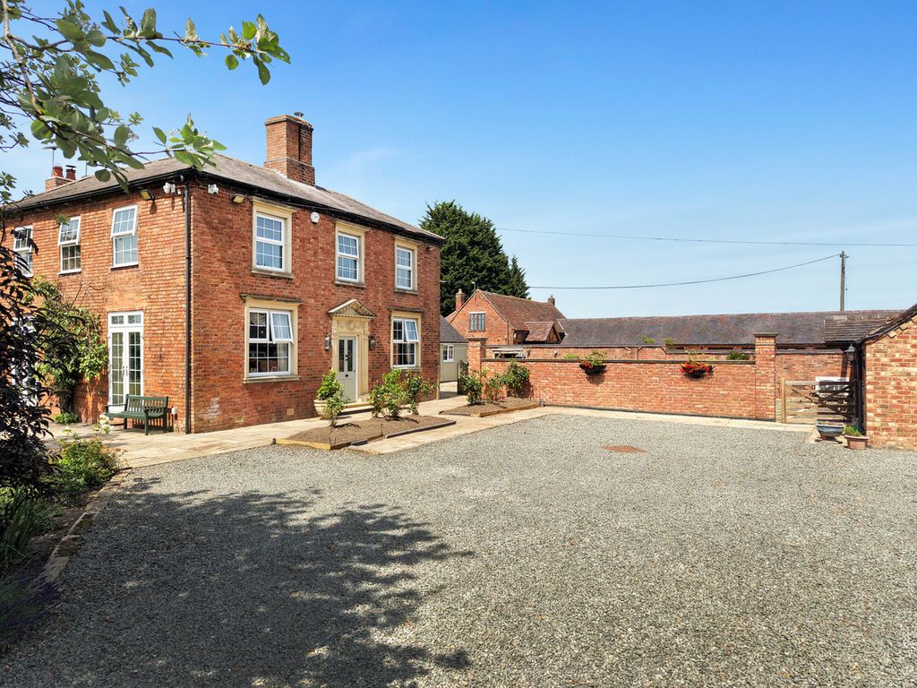 Property photo 2 of 45