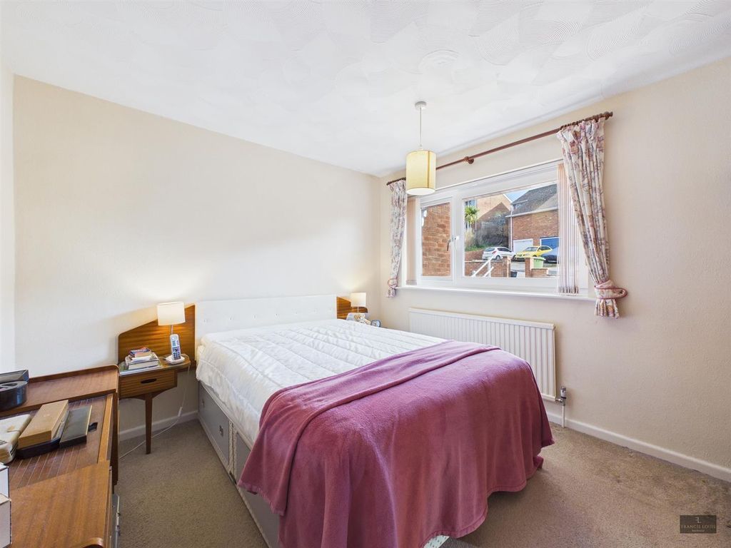 Property photo 2 of 13 Cam02887G0-Pr0602-Still010.Jpg