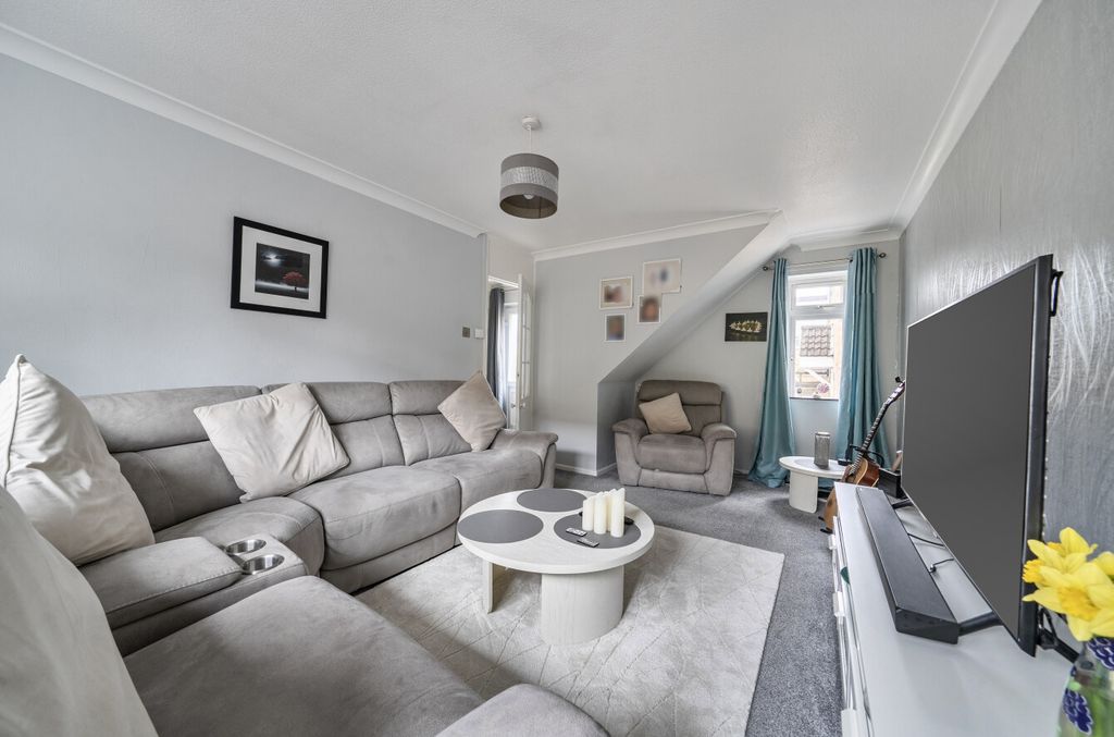 Property photo 3 of 19 1438529-10-69cd38...