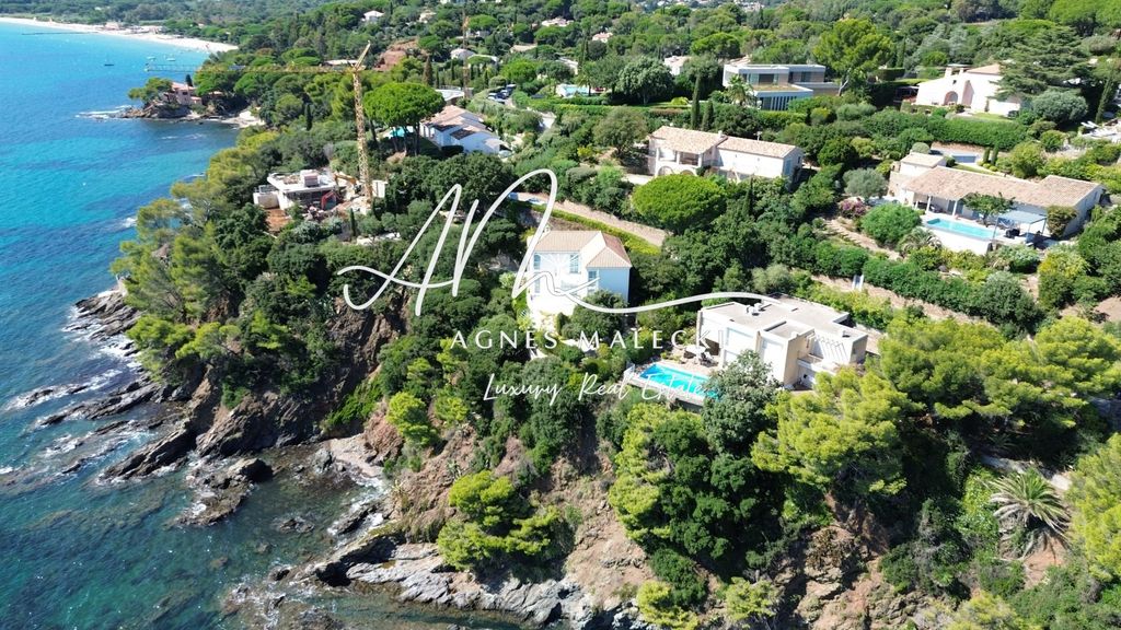 Property photo 1 of 5 Feet In The Water Near Gigaro Plages!