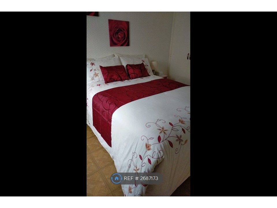 Property photo 3 of 8 Bedroom