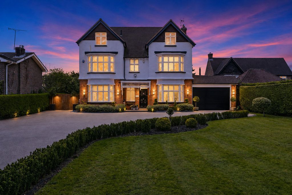 Property photo 1 of 50