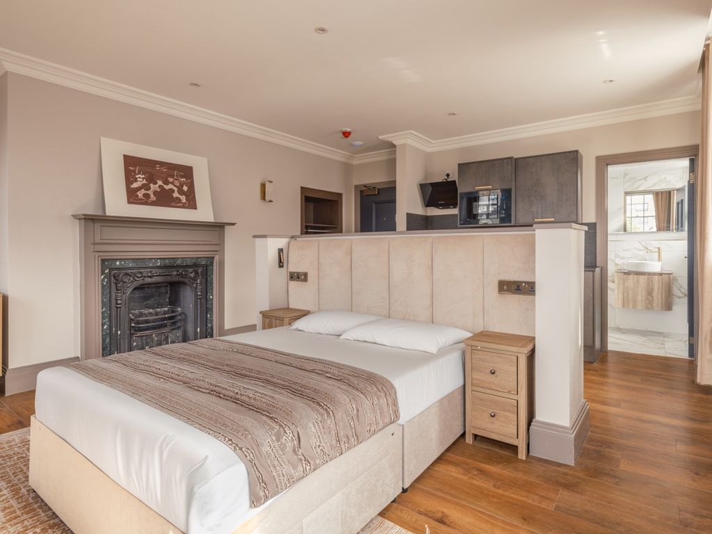 Property photo 1 of 13 5676740
