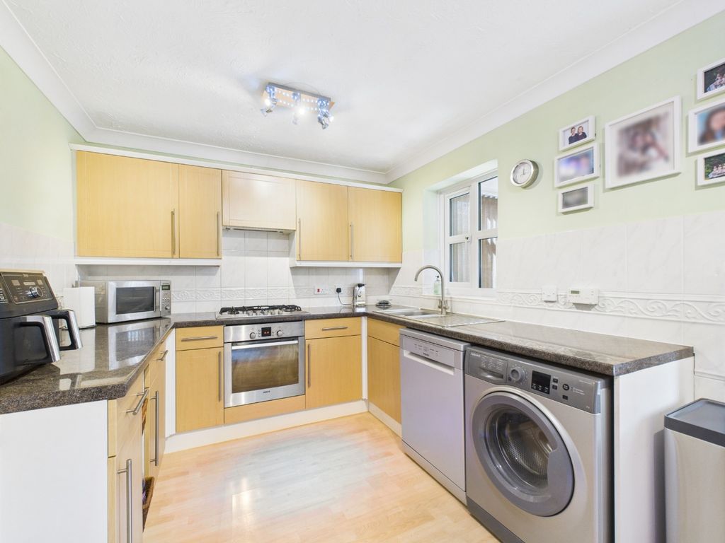 Property photo 3 of 12 4420467