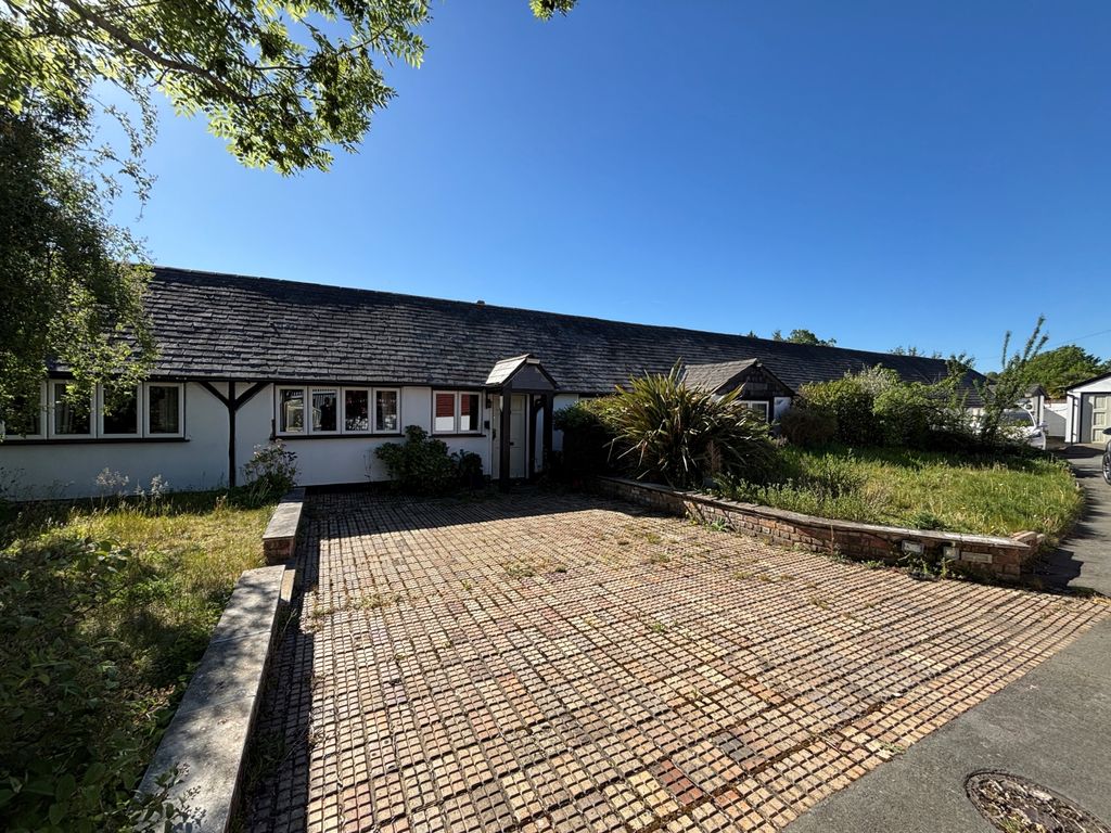 Property photo 1 of 14 Front