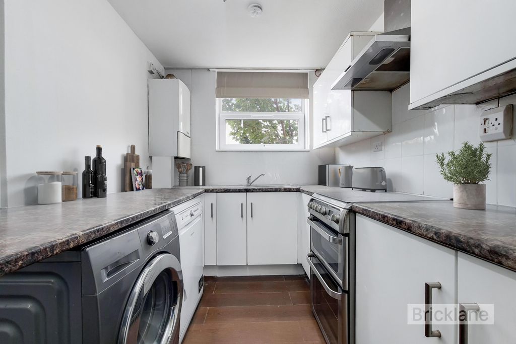 Property photo 2 of 11 Photo 1