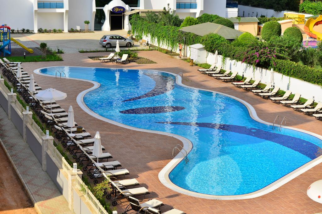 Property photo 2 of 22 A Chic Apartment For Sale In Mahmutlar, Alanya – Communal Pool And Sun Terraces