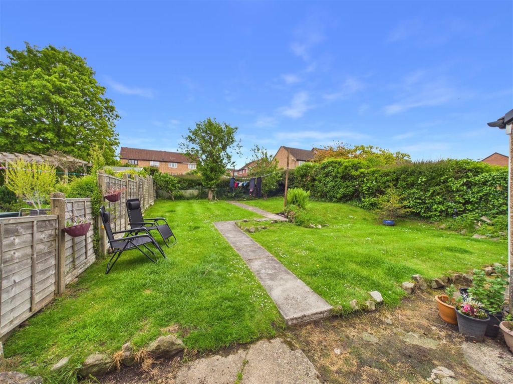 Property photo 2 of 11