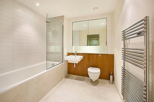 Property photo 3 of 9 Bathroom