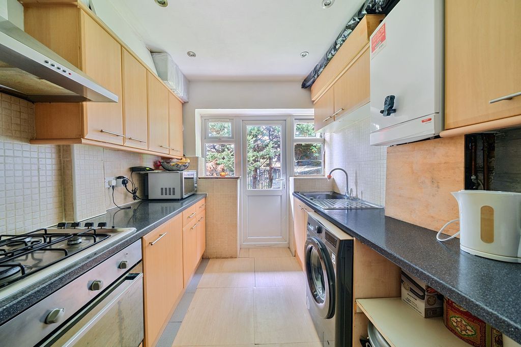 Property photo 2 of 7