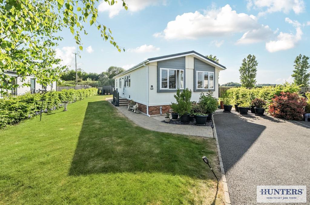 Property photo 1 of 21 215E8Cae-4E57-4546-82Ed-2Fbbc1cc0Ad7.Jpg
