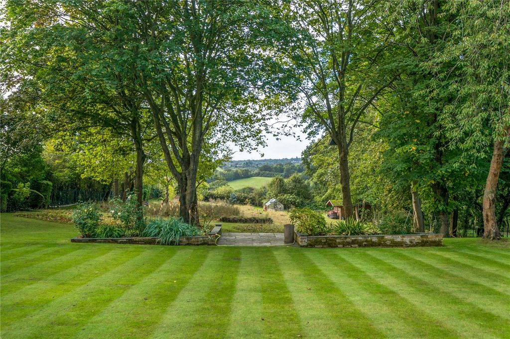 Property photo 2 of 32 Picture No. 91