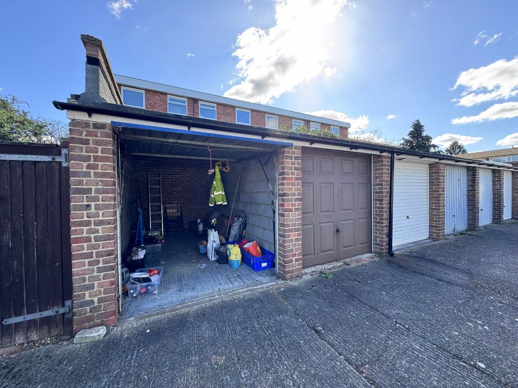 Property photo 3 of 4 5027913