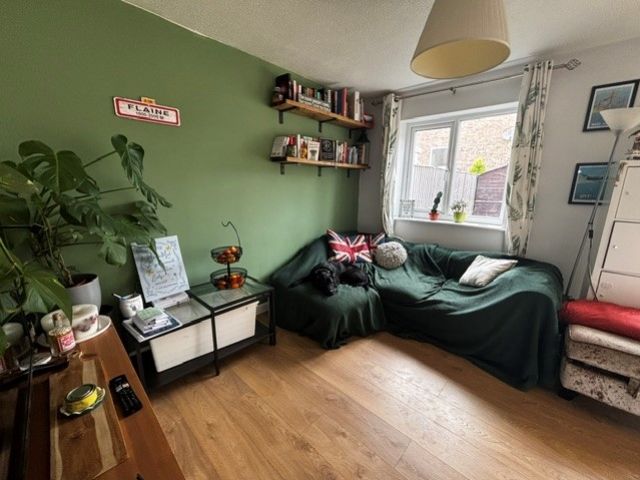 Property photo 2 of 12 55 Mayfield Lounge 1