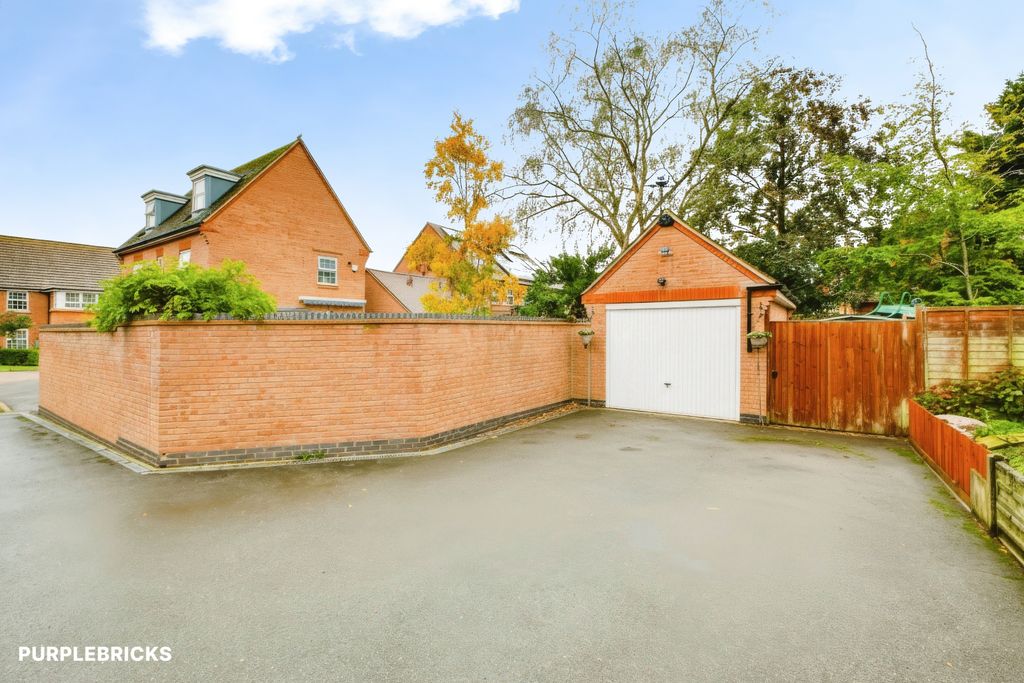 Property photo 3 of 39