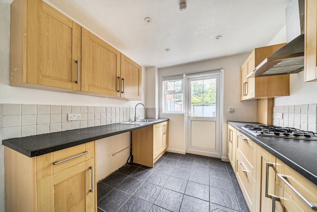 Property photo 3 of 12 1340474-20-689c7c...