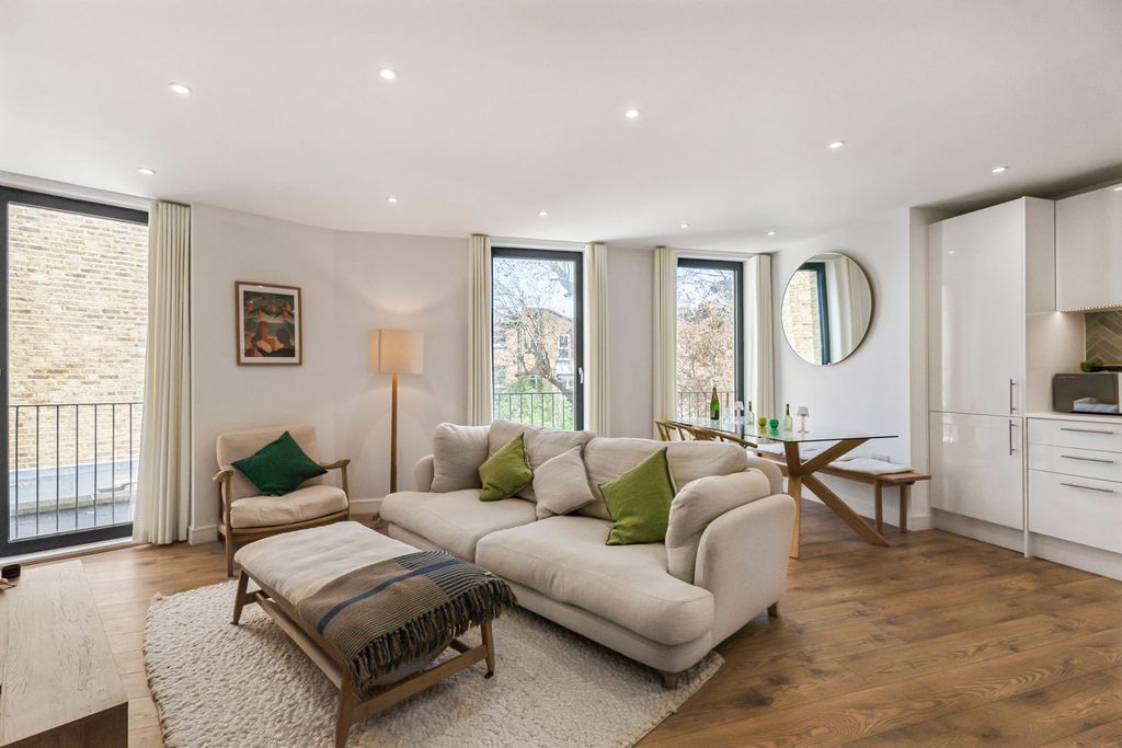 Property photo 2 of 19 Reception/Kitchen