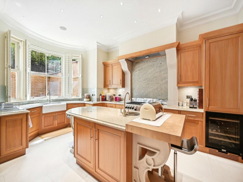 Property photo 3 of 22