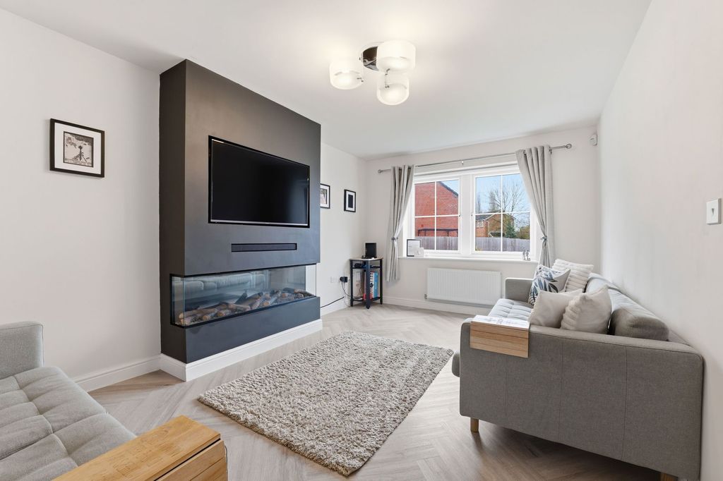 Property photo 2 of 30