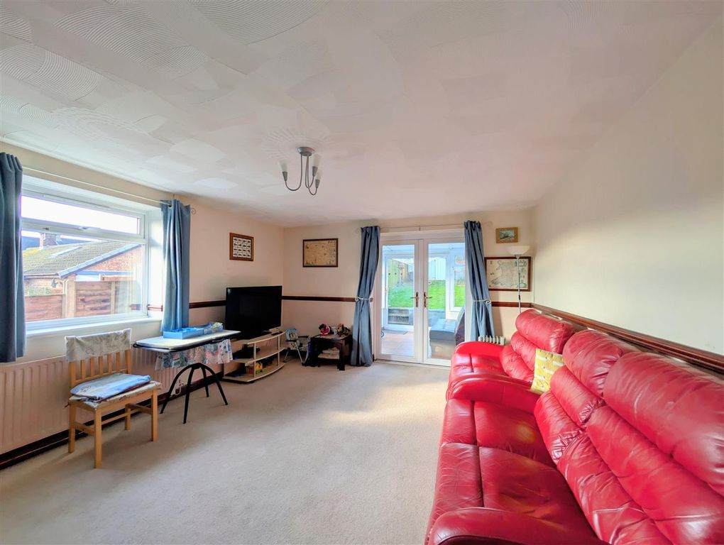 Property photo 3 of 11