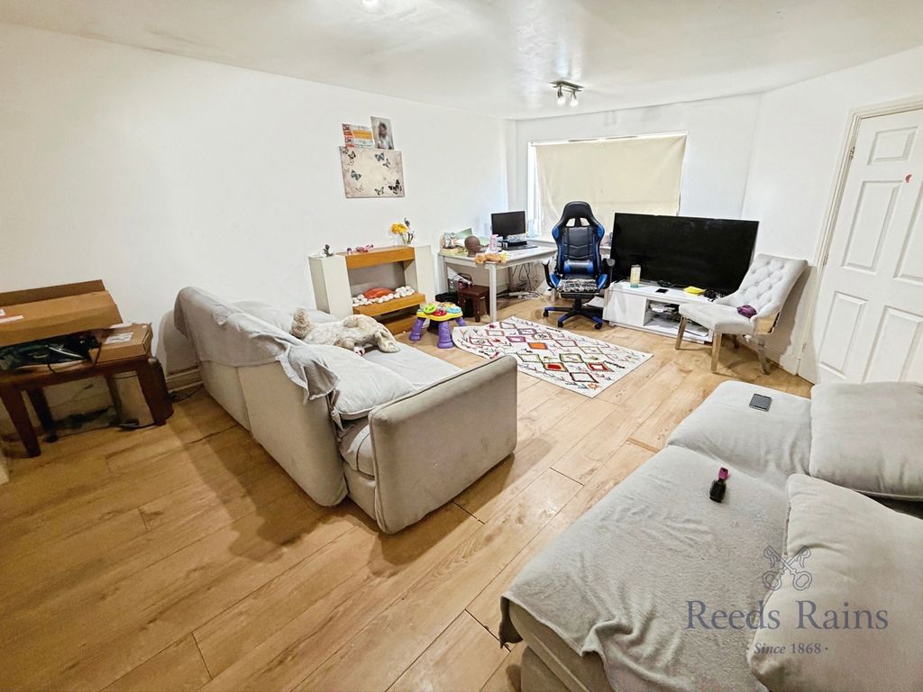 Property photo 3 of 12 Living Room
