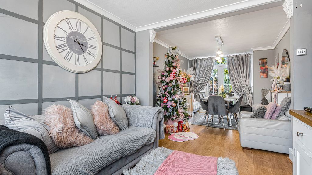 Property photo 3 of 24