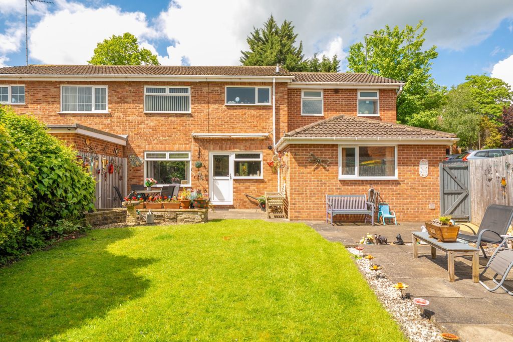 Property photo 2 of 31