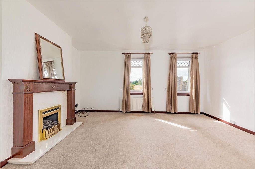 Property photo 2 of 14 1R 6 Balerno Street Dundee-4.Jpg