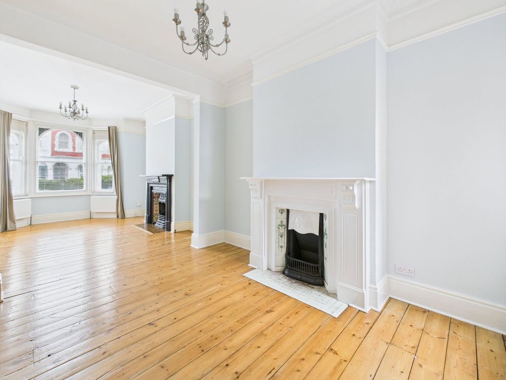Property photo 2 of 19
