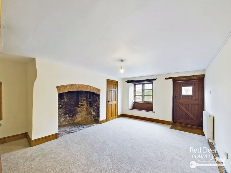 Property photo 3 of 14 Sitting Room