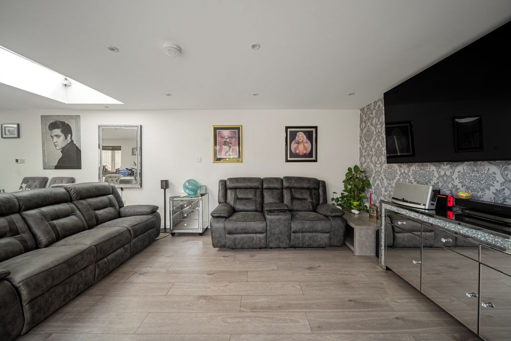 Property photo 3 of 28 5274574