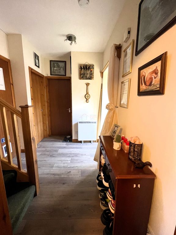 Property photo 3 of 12 Hallway.Jpg