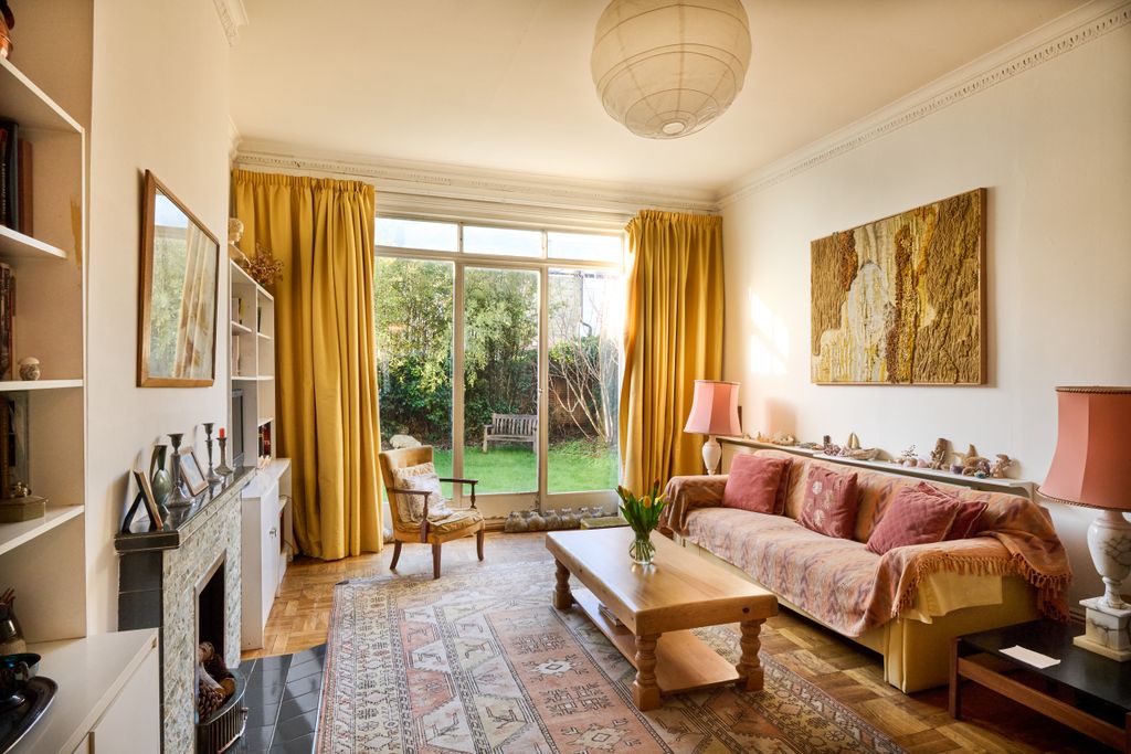 Property photo 2 of 11