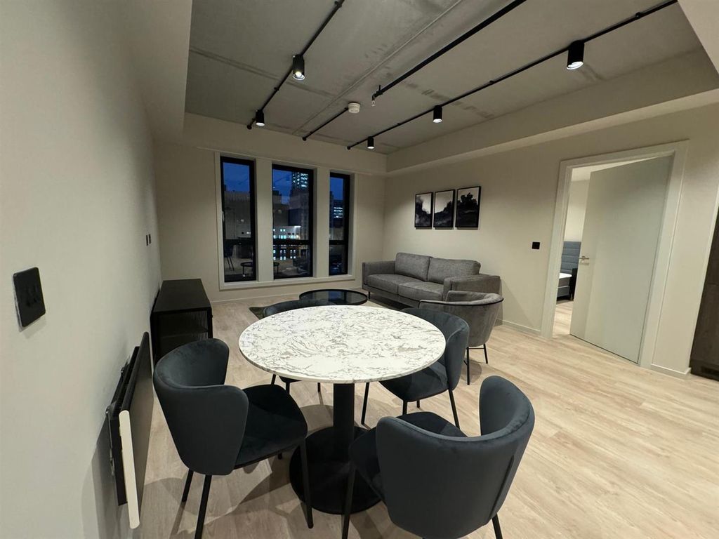 Property photo 3 of 19 Lounge Pic 2