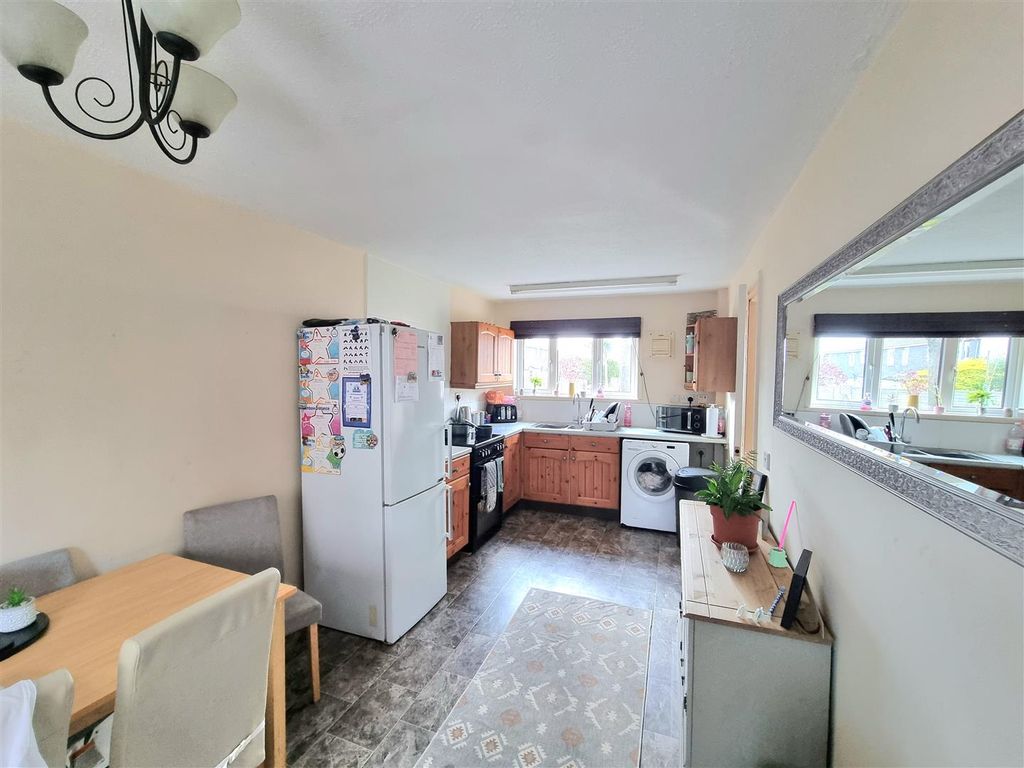 Property photo 2 of 9 Kitchen/Diner