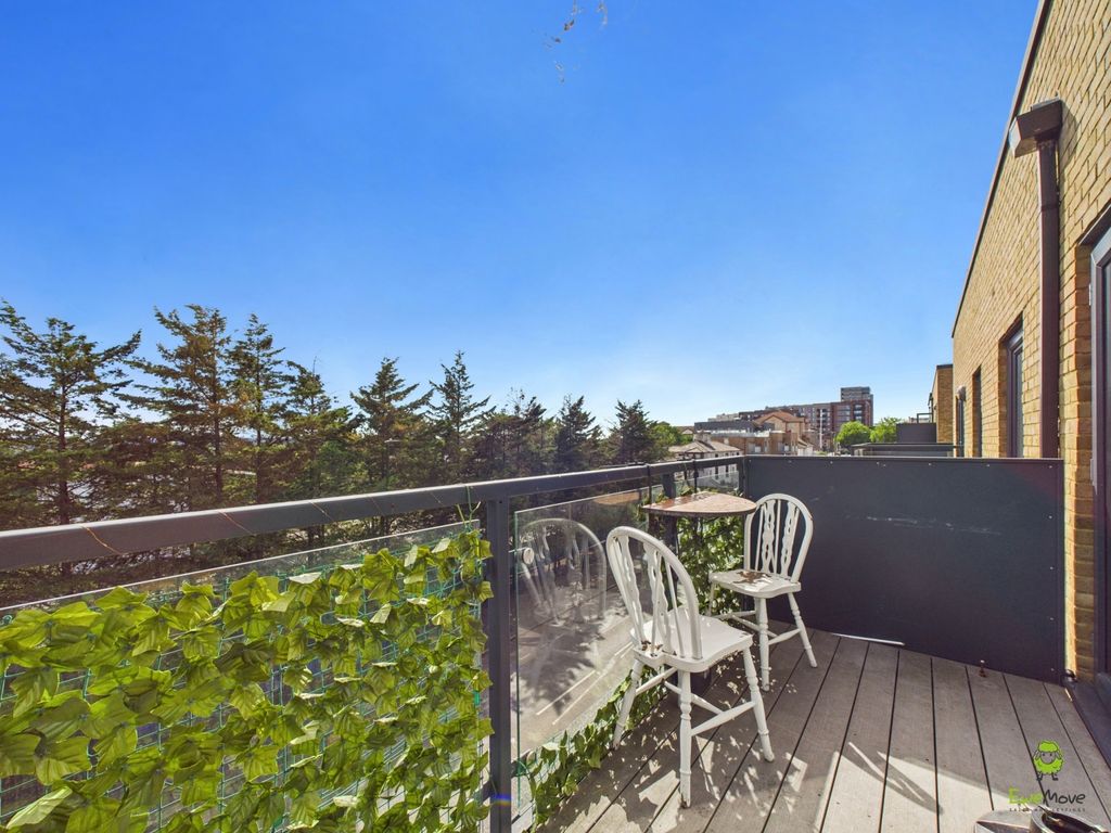 Property photo 1 of 15 Presented By Nicoleta At Ewemove Bexleyheath And D