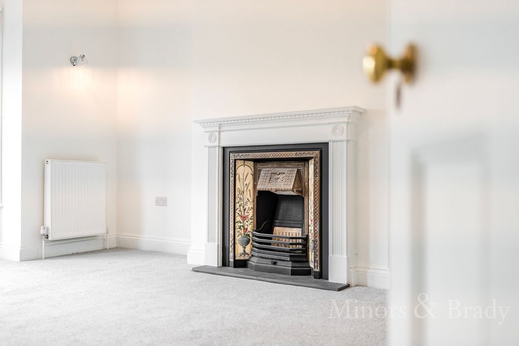 Property photo 3 of 26