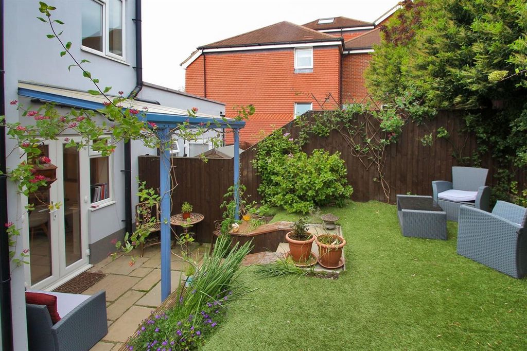 Property photo 2 of 18