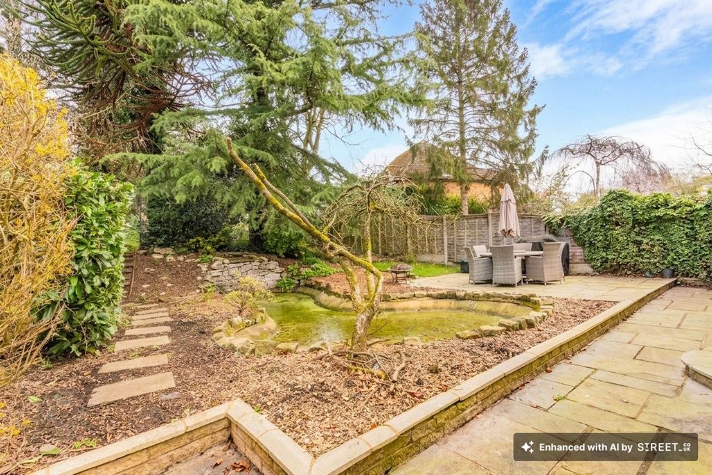 Property photo 3 of 35