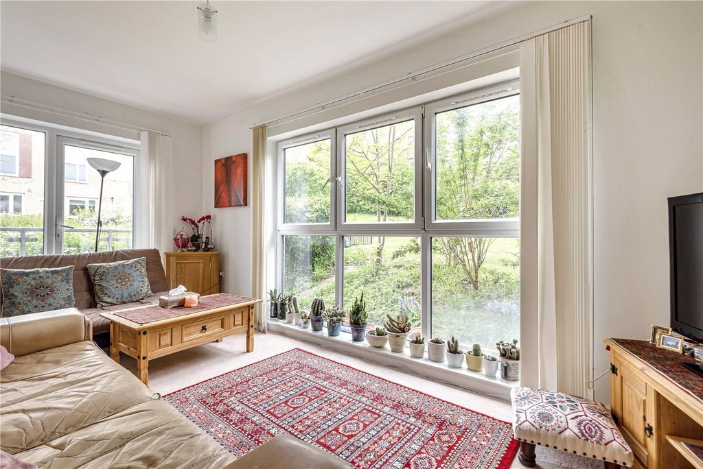 Property photo 2 of 15 Picture No. 28