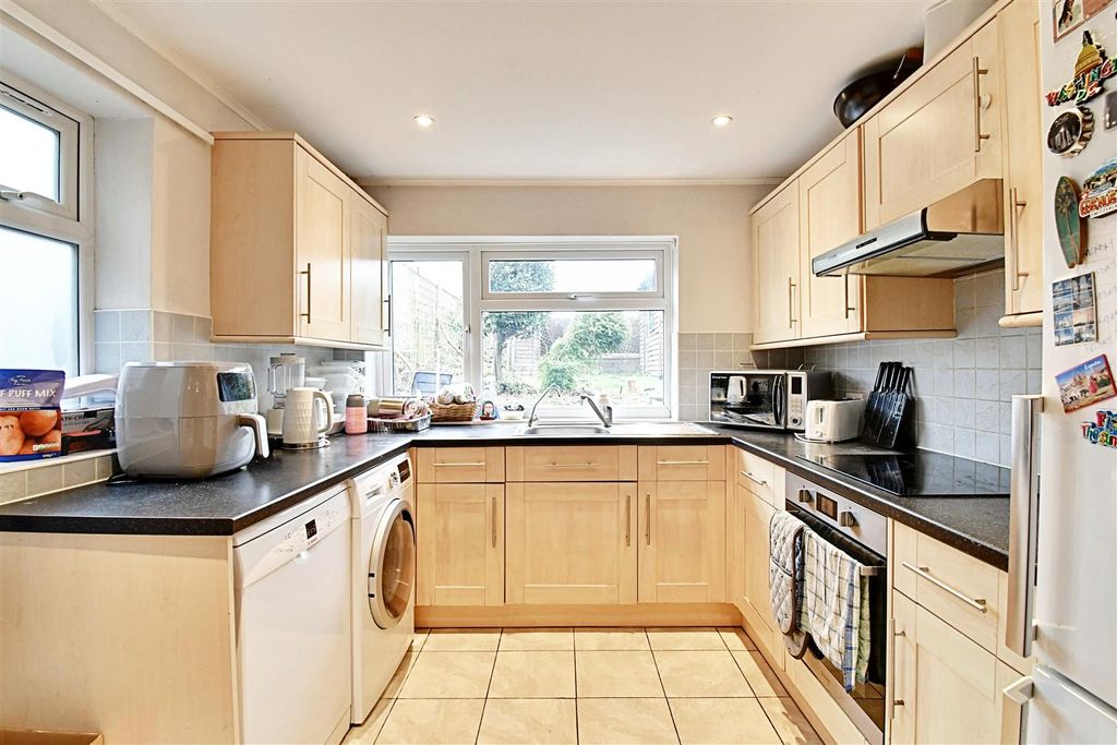 Property photo 2 of 17 Kitchen.Jpg