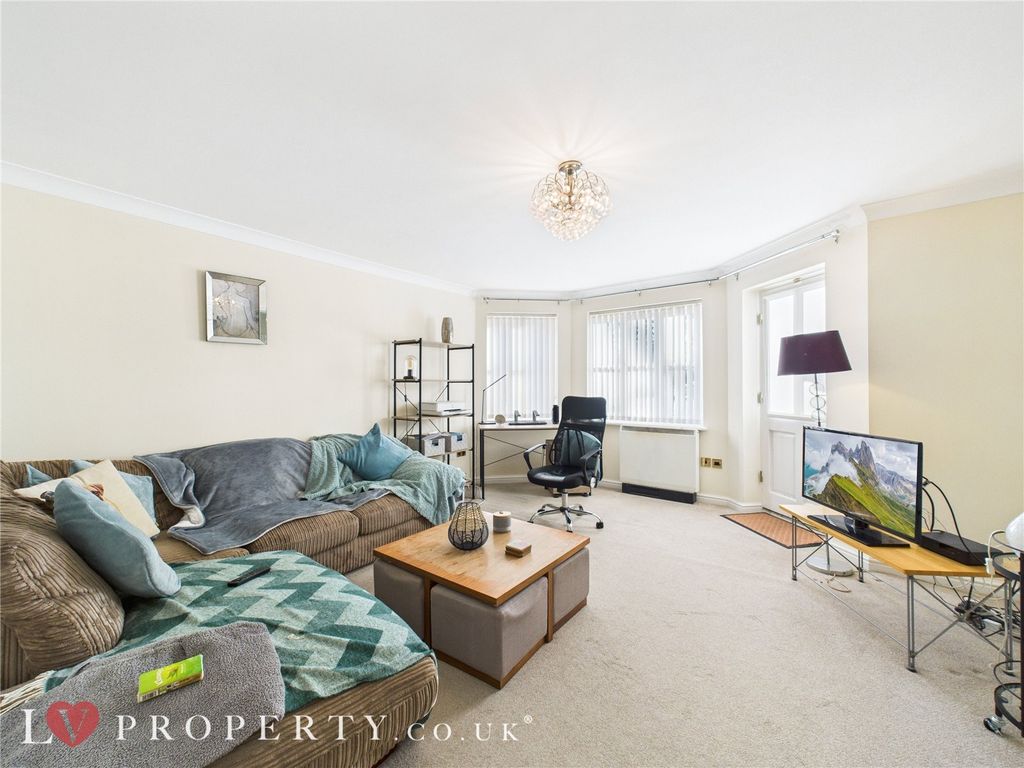 Property photo 2 of 17 Picture No. 03