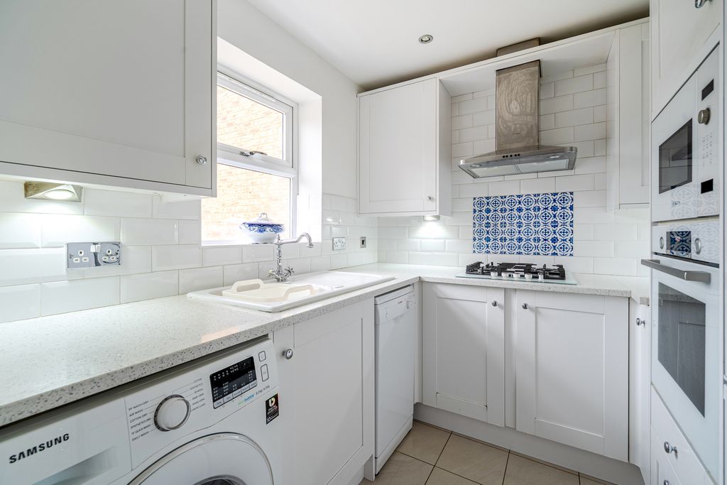 Property photo 3 of 12 Kitchen