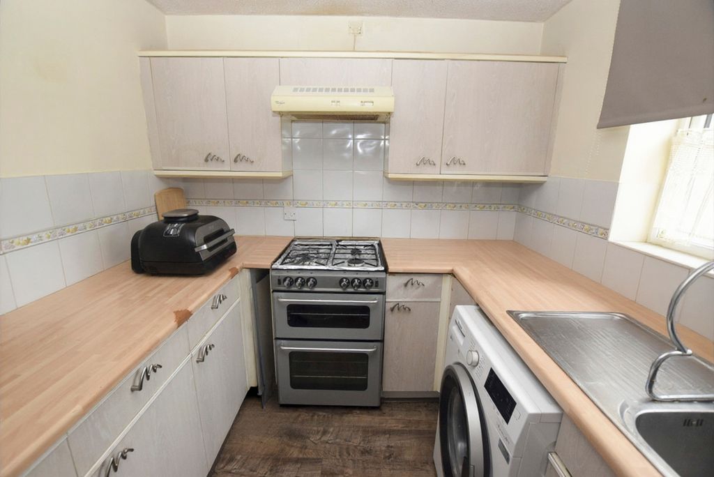 Property photo 3 of 13