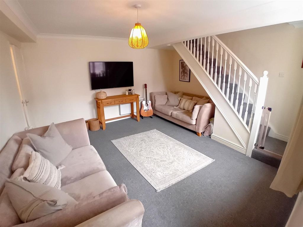 Property photo 2 of 12 Living/ Dining Room