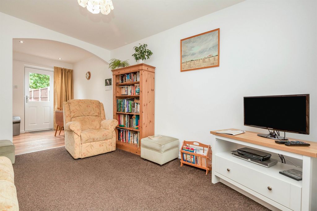 Property photo 3 of 11